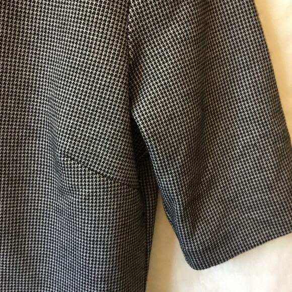 Ann Taylor Gray Short Sleeve V-Neck Top - Picture 4 of 12